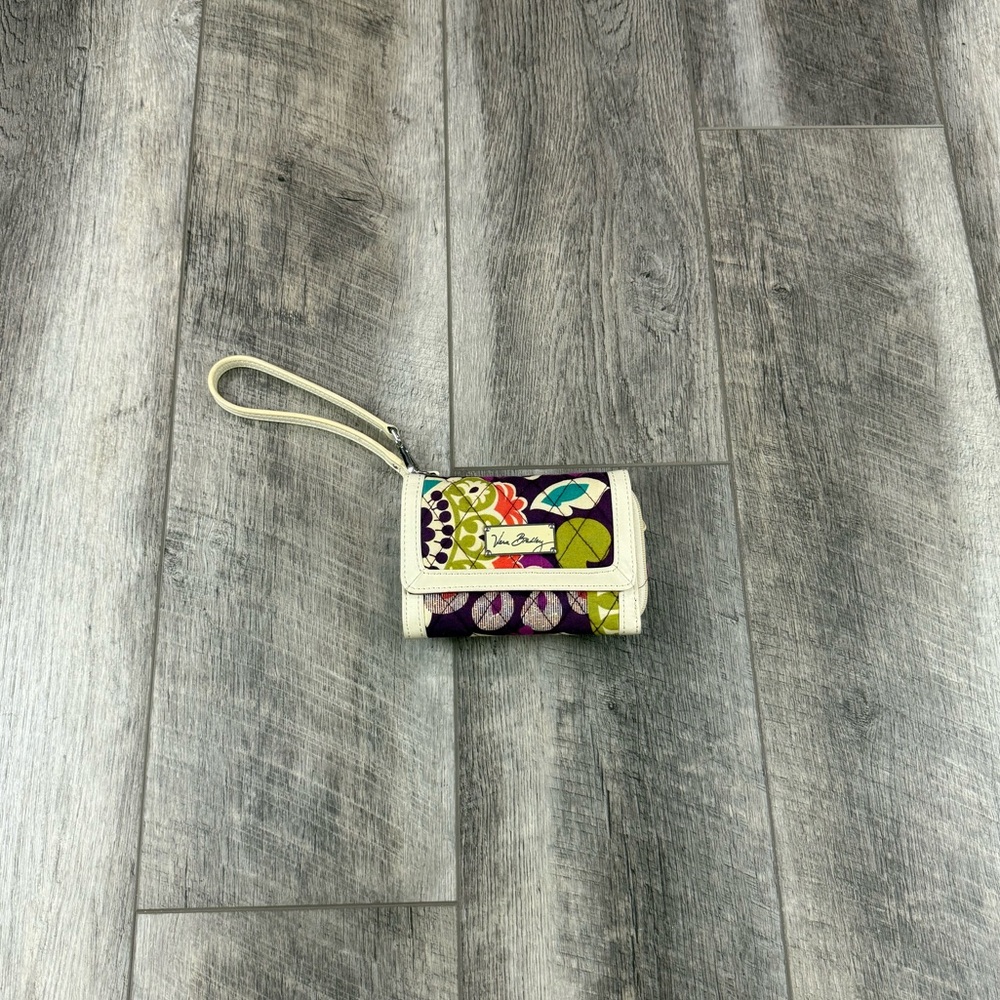 Vera‎ Bradley Cream/Plum Anniversary Wristlet Wallet